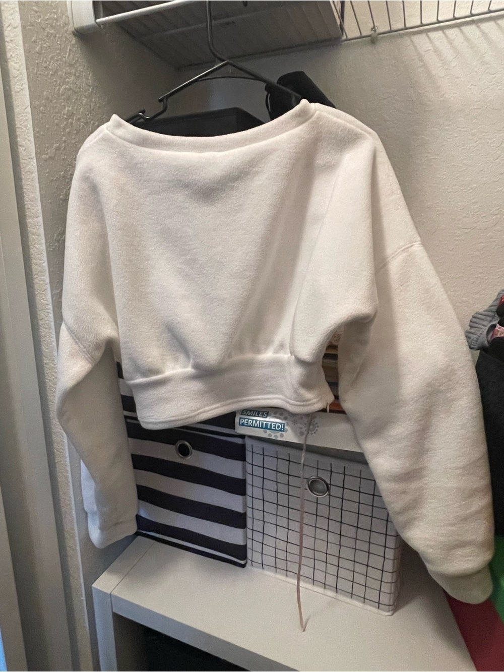 SHEIN White Cropped Sweatshirt with Drawstring Hem